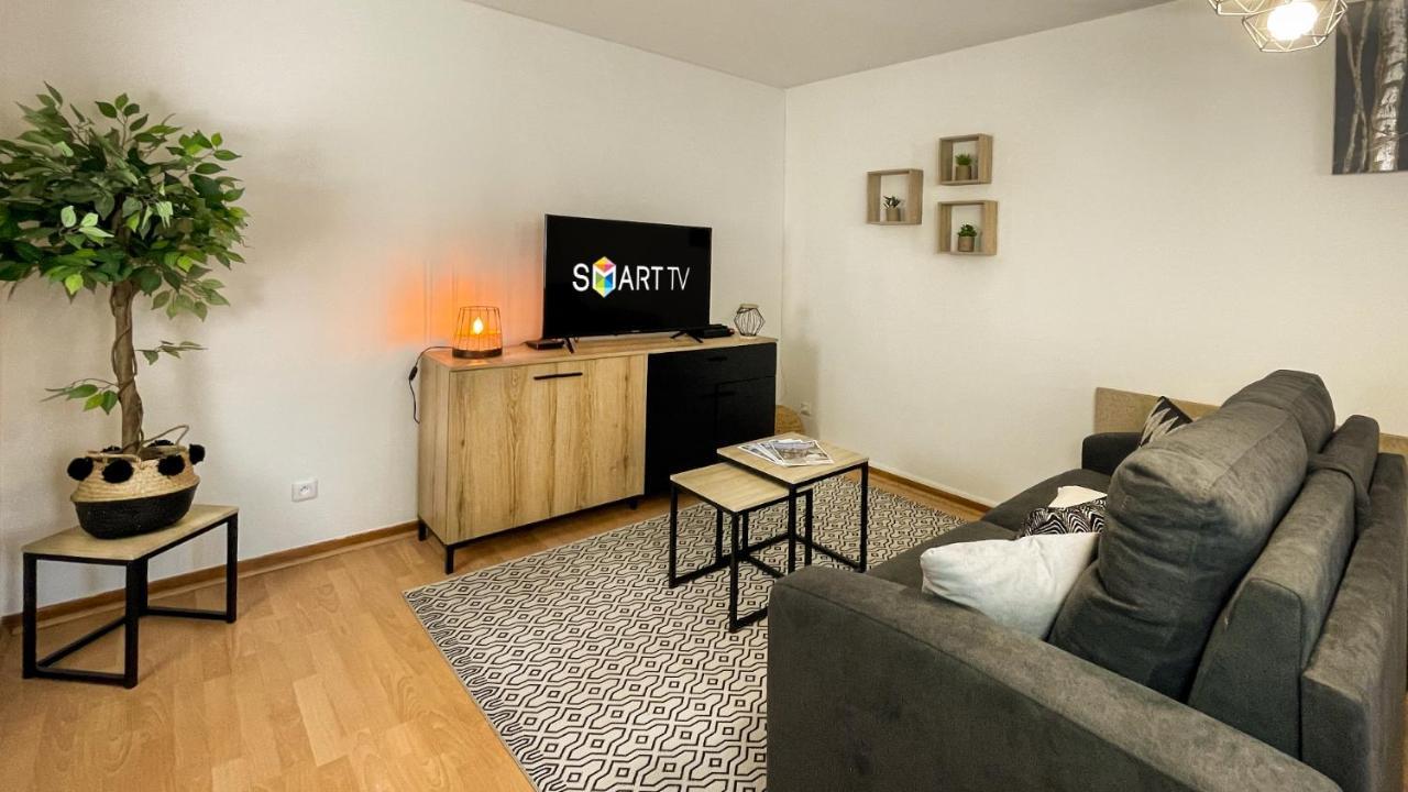 آنماس Homey Wood - New - Appartement Avec Une Chambre - Parking Prive Gratuit - Balcon Prive - A 5 Min De La Gare Pour Rejoindre Geneve المظهر الخارجي الصورة