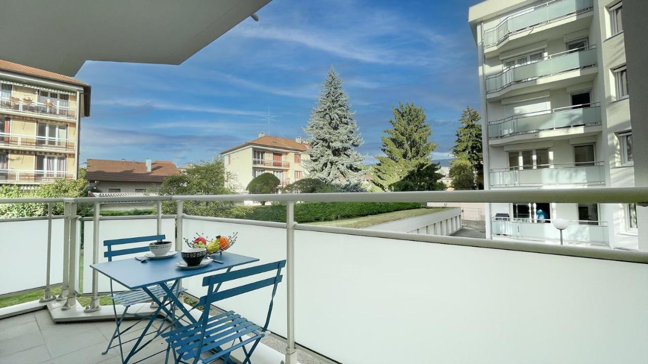 Homey Wood - New - Appartement Avec Une Chambre - Parking Prive Gratuit - Balcon Prive - A 5 Min De La Gare Pour Rejoindre Geneve آنماس المظهر الخارجي الصورة